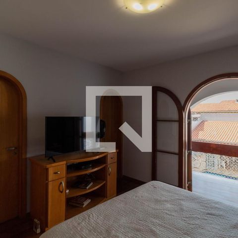 Casa à venda com 385m², 5 quartos e 6 vagas Casa à venda com 385m², 5 quartos e 6 vagasSuíte