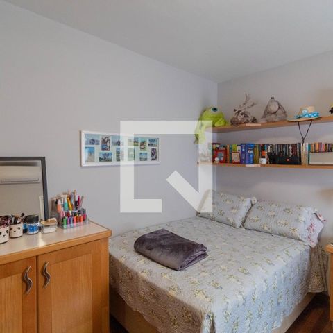 Casa à venda com 385m², 5 quartos e 6 vagas Casa à venda com 385m², 5 quartos e 6 vagasQuarto 3