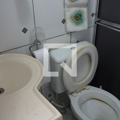 Casa à venda com 400m², 2 quartos e 10 vagasBanheiro da Suíte 2