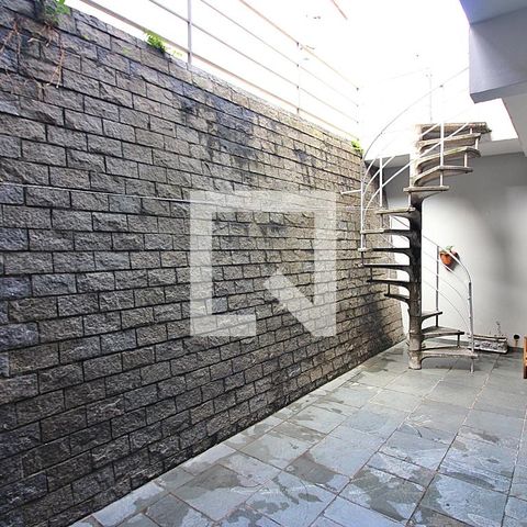 Casa à venda com 344m², 4 quartos e 6 vagasSala Varanda 