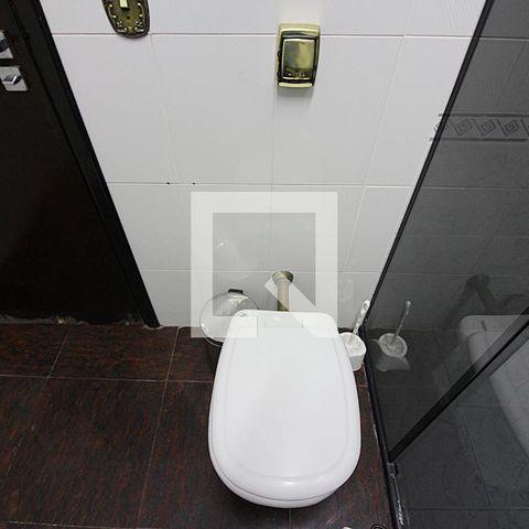 Casa à venda com 344m², 4 quartos e 6 vagasBanheiro Social