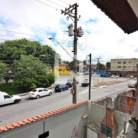 Casa à venda com 344m², 4 quartos e 6 vagasQuarto 3 Sacada 