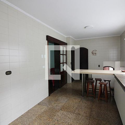 Casa à venda com 344m², 4 quartos e 6 vagasCozinha