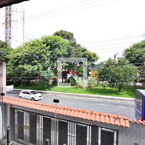 Casa à venda com 344m², 4 quartos e 6 vagasQuarto 2 Sacada 