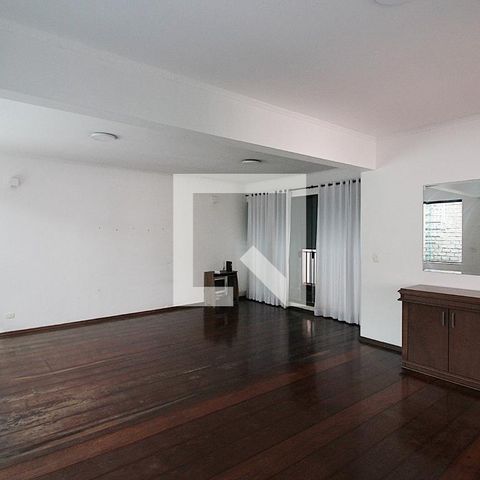 Casa à venda com 344m², 4 quartos e 6 vagasSala 