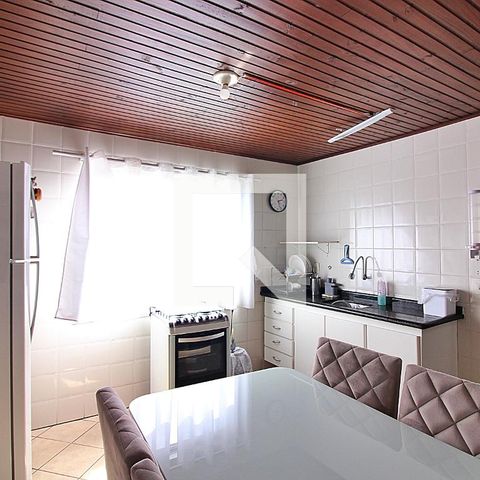 Casa à venda com 344m², 4 quartos e 6 vagasCozinha  Edícula  