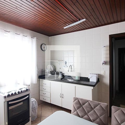 Casa à venda com 344m², 4 quartos e 6 vagasCozinha  Edícula  