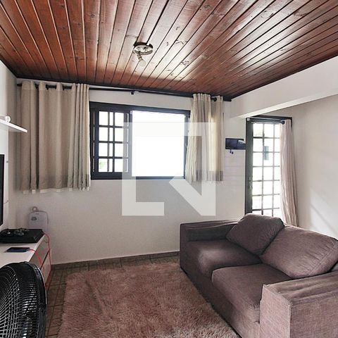 Casa à venda com 344m², 4 quartos e 6 vagasSala Edícula  