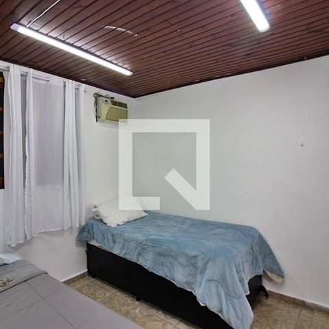 Casa à venda com 344m², 4 quartos e 6 vagasQuarto 2 Edícula  