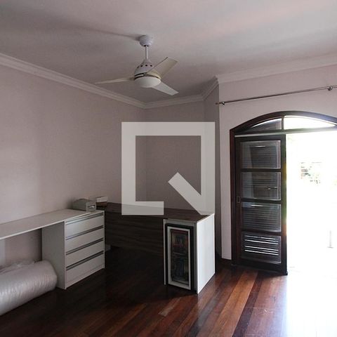 Casa à venda com 344m², 4 quartos e 6 vagasQuarto 1 - Suíte