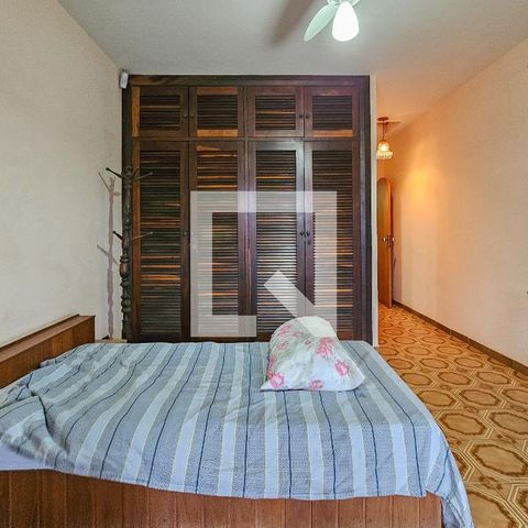 Casa para alugar com 450m², 5 quartos e 6 vagas Casa para alugar com 450m², 5 quartos e 6 vagasSuíte 1