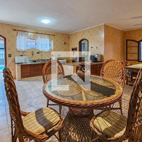 Casa para alugar com 450m², 5 quartos e 6 vagas Casa para alugar com 450m², 5 quartos e 6 vagasCozinha
