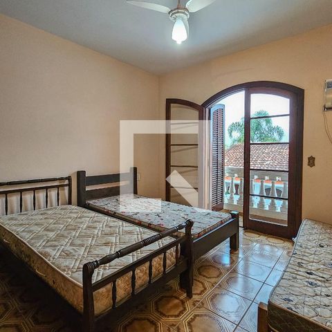 Casa para alugar com 450m², 5 quartos e 6 vagas Casa para alugar com 450m², 5 quartos e 6 vagasSuíte 3