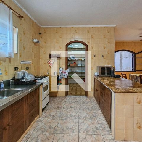 Casa para alugar com 450m², 5 quartos e 6 vagas Casa para alugar com 450m², 5 quartos e 6 vagasCozinha