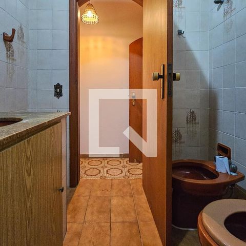 Casa para alugar com 450m², 5 quartos e 6 vagas Casa para alugar com 450m², 5 quartos e 6 vagasBanheiro da Suíte 2