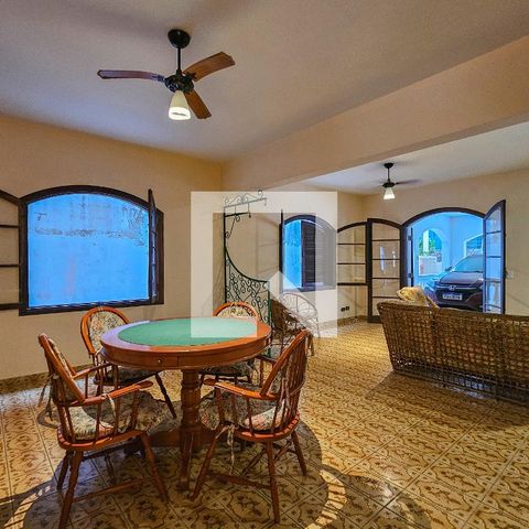 Casa para alugar com 450m², 5 quartos e 6 vagas Casa para alugar com 450m², 5 quartos e 6 vagasSala