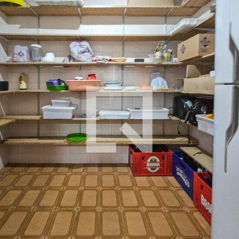 Casa para alugar com 450m², 5 quartos e 6 vagas Casa para alugar com 450m², 5 quartos e 6 vagasCozinha