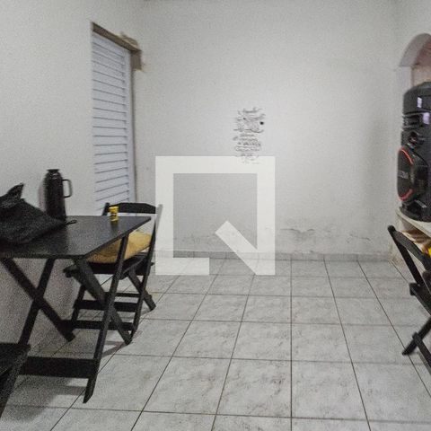Casa para alugar com 450m², 5 quartos e 6 vagas Casa para alugar com 450m², 5 quartos e 6 vagasEdícula