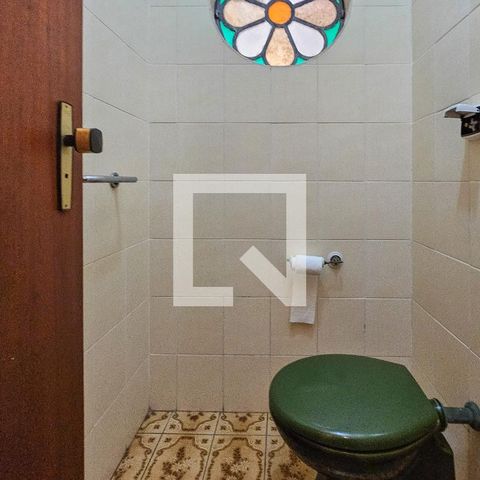 Casa para alugar com 450m², 5 quartos e 6 vagas Casa para alugar com 450m², 5 quartos e 6 vagasLavabo