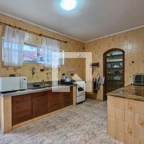 Casa para alugar com 450m², 5 quartos e 6 vagas Casa para alugar com 450m², 5 quartos e 6 vagasCozinha