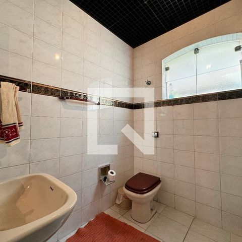 Casa à venda com 203m², 3 quartos e 2 vagasBanheiro