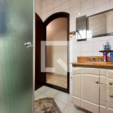 Casa à venda com 203m², 3 quartos e 2 vagasBanheiro 2