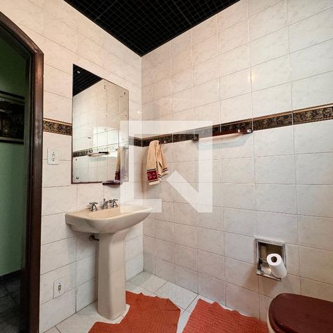 Casa à venda com 203m², 3 quartos e 2 vagasBanheiro