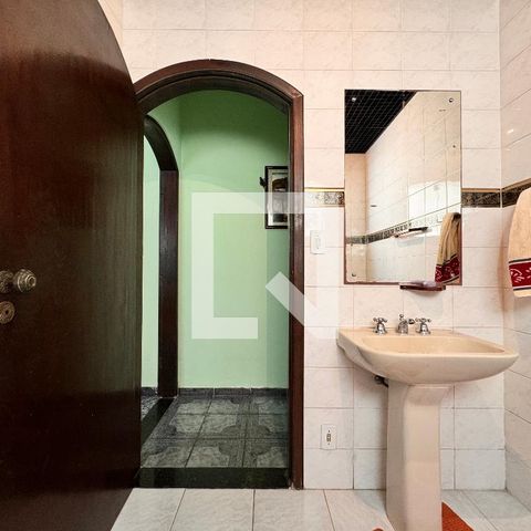 Casa à venda com 203m², 3 quartos e 2 vagasBanheiro