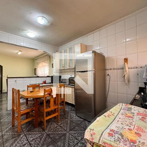 Casa à venda com 203m², 3 quartos e 2 vagasCozinha