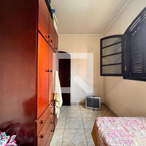 Casa à venda com 203m², 3 quartos e 2 vagasQuarto 2