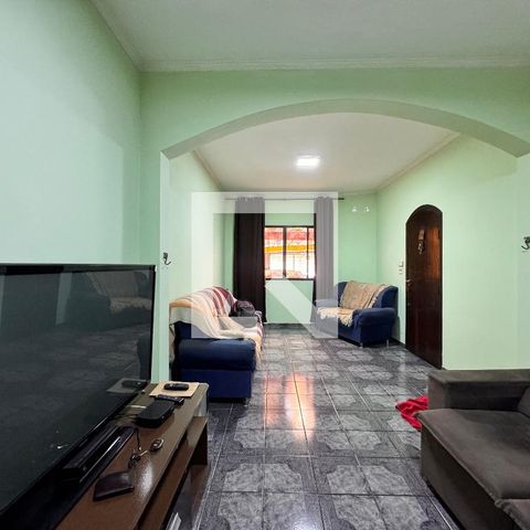 Casa à venda com 203m², 3 quartos e 2 vagasSala