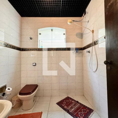 Casa à venda com 203m², 3 quartos e 2 vagasBanheiro