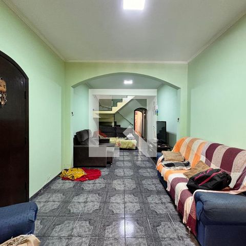 Casa à venda com 203m², 3 quartos e 2 vagasSala