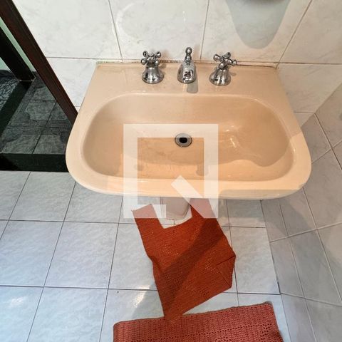 Casa à venda com 203m², 3 quartos e 2 vagasBanheiro