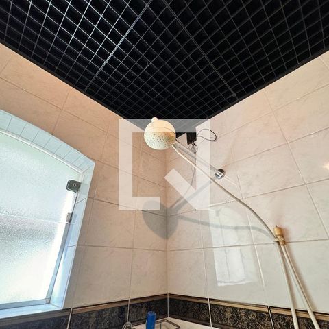 Casa à venda com 203m², 3 quartos e 2 vagasBanheiro