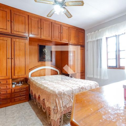 Casa à venda com 180m², 3 quartos e 3 vagasSuíte