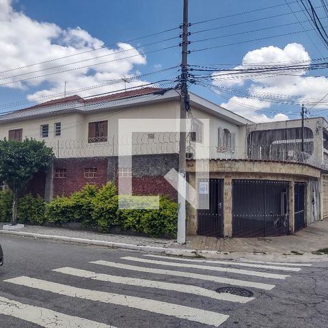 Casa à venda com 180m², 3 quartos e 3 vagasFachada