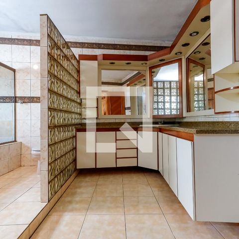Casa à venda com 180m², 3 quartos e 3 vagasBanheiro da Suíte