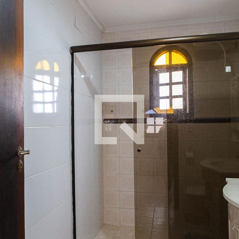 Casa para alugar com 430m², 3 quartos e 8 vagasBanheira da Suíte 2
