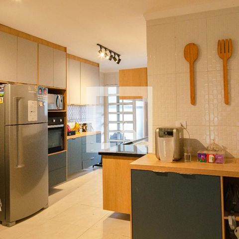 Casa para alugar com 430m², 3 quartos e 8 vagasCozinha