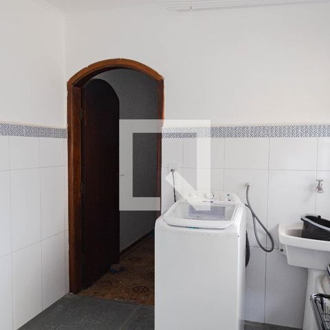 Casa para alugar com 430m², 3 quartos e 8 vagasLavanderia