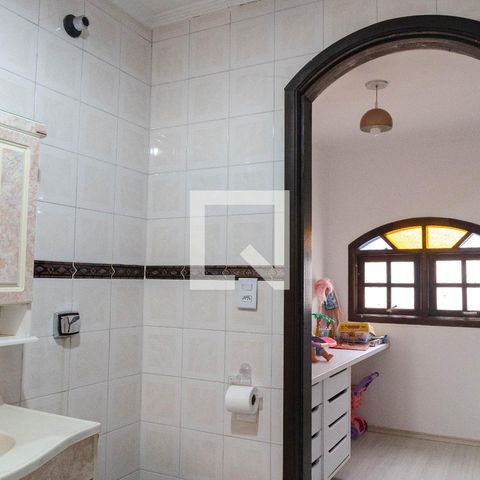 Casa para alugar com 430m², 3 quartos e 8 vagasBanheira da Suíte 2