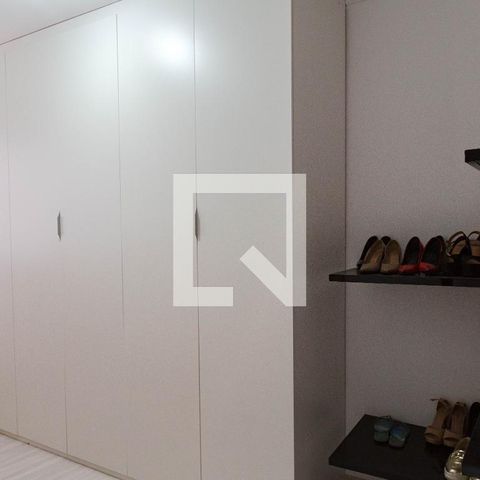 Casa para alugar com 430m², 3 quartos e 8 vagasCloset
