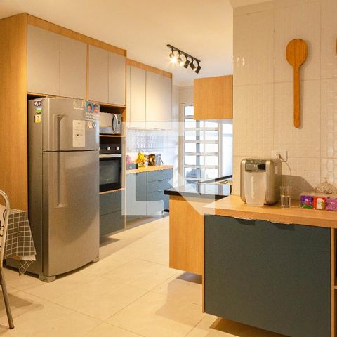 Casa para alugar com 430m², 3 quartos e 8 vagasCozinha