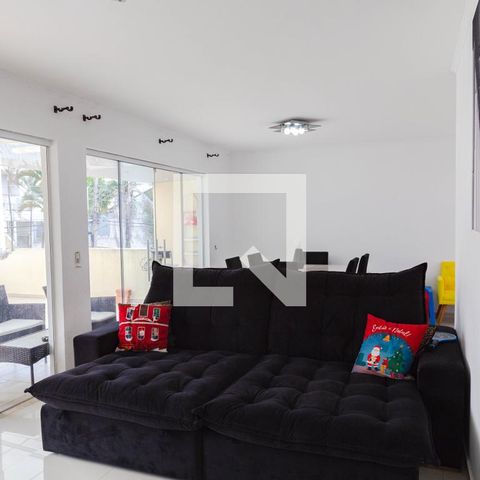 Casa para alugar com 430m², 3 quartos e 8 vagasSala