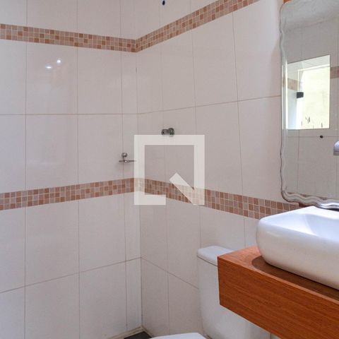 Casa para alugar com 430m², 3 quartos e 8 vagasBanheiro 5