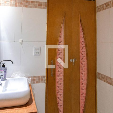 Casa para alugar com 430m², 3 quartos e 8 vagasBanheiro 5