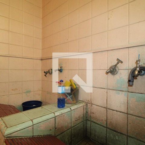 Casa à venda com 360m², 4 quartos e 8 vagasÁrea de Serviço