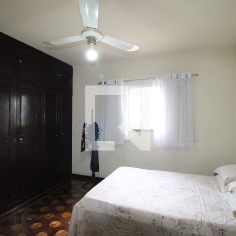 Casa à venda com 360m², 4 quartos e 8 vagasQuarto 3 - Suíte