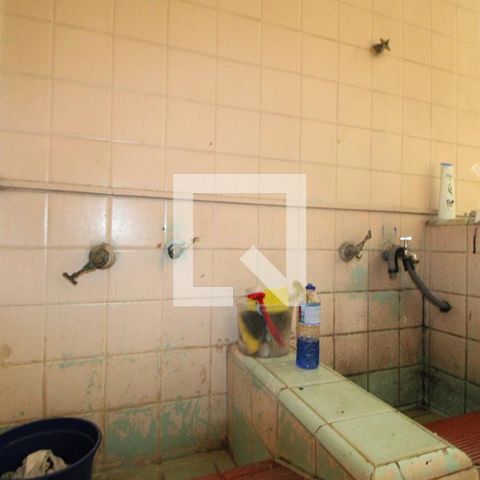 Casa à venda com 360m², 4 quartos e 8 vagasÁrea de Serviço